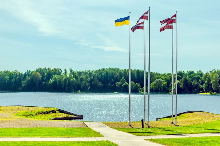11. augusts Latvijas vēsturē: miers, brīvība un piemiņa