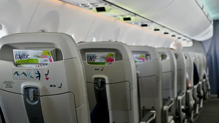 airBaltic kapitalizē procentus; lidojumus sola saglabāt