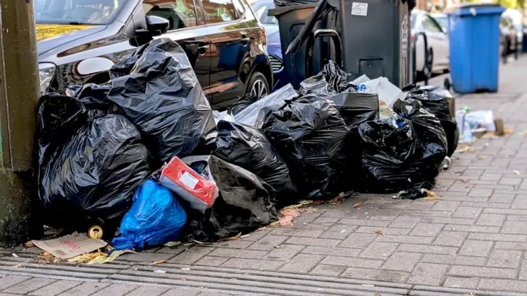 Baložos pārpildīto konteineru problēmai gatavo risinājumu