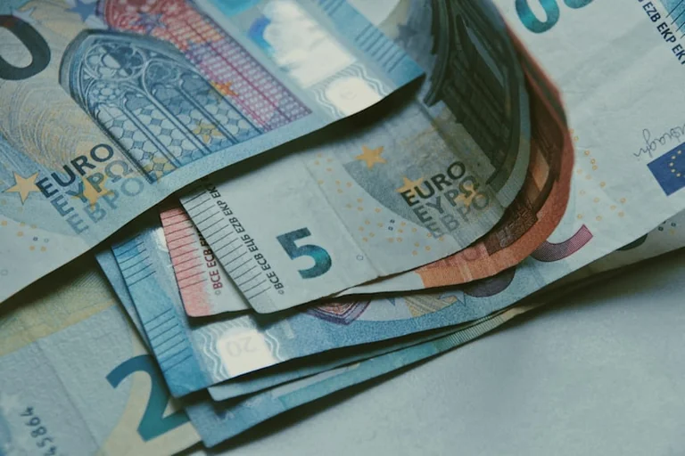 ECB decembra lēmums: vai likme noslīdēs zem 2%?