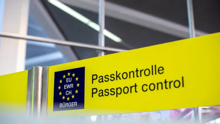 EES robežkontrole: kā Latvijas ceļotājiem sagatavoties vasarā
