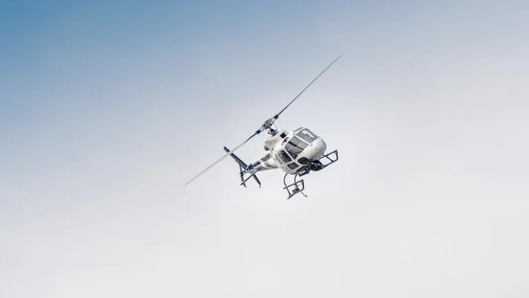Liepājas apkārtnē debesīs manīs dronus un helikopteru