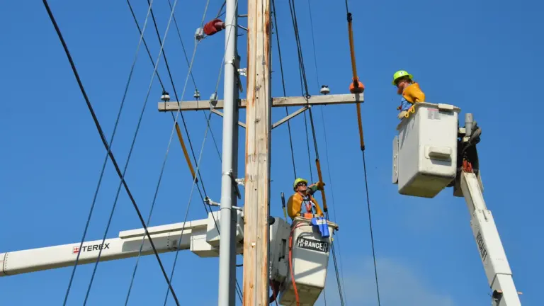 Ropažu novadā elektrības traucējumi vēl nav beigušies