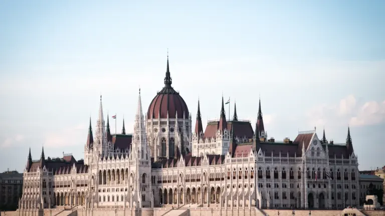 Vai valdība līdz 2026. gada beigām ieviesīs jaunu nodokļu reformu?