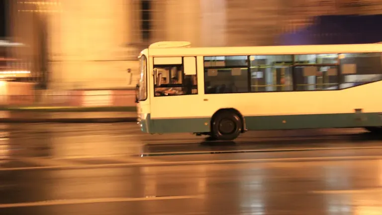 Sapnis par nokavētu autobusu: ko tas liek pārdomāt